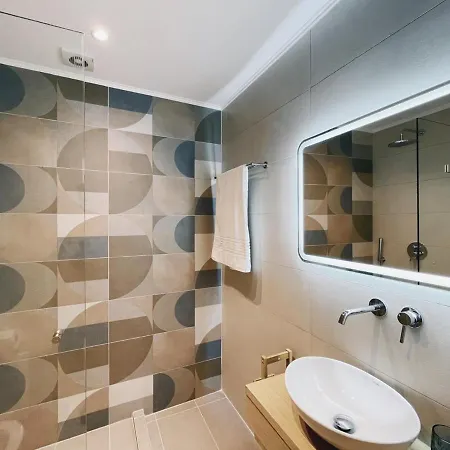 Urban Hive Chania, Your Basecamp - Fiber Wifi Chania (Crete)