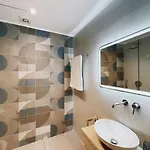 Urban Hive Chania, Your Basecamp - Fiber Wifi Chania (Crete)