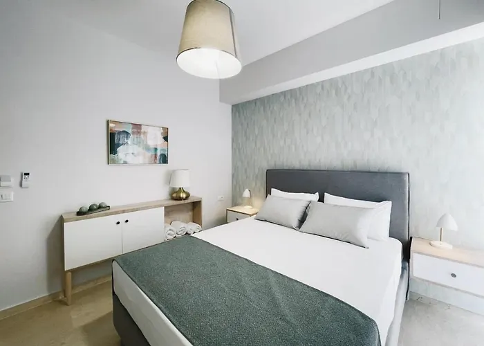 Urban Hive Chania, Your Basecamp - Fiber Wifi Chania (Crete)